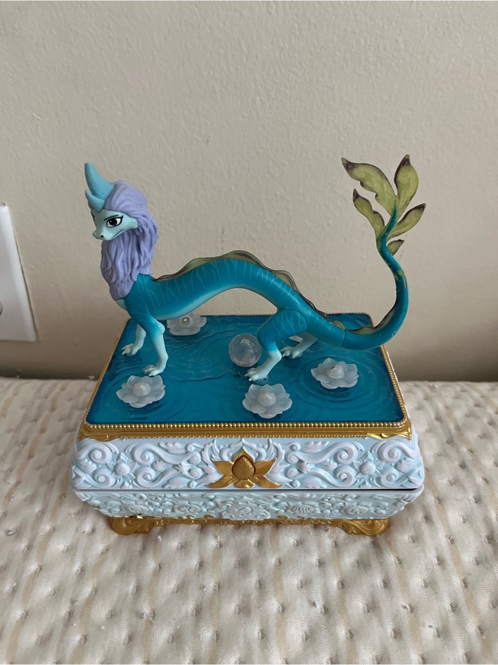 Disney Raya and the Last Dragon Light Up Jewelry Box